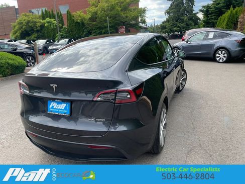 Used 2024 Tesla Model Y Long Range AWD/4WD image 10