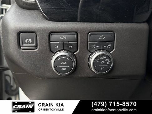 Used 2025 GMC Sierra 1500 Elevation w/ Preferred Package AWD/4WD image 12