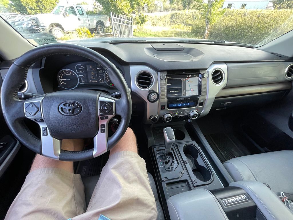 Used 2021 Toyota Tundra Limited w/ Limited Premium Package AWD/4WD image 4