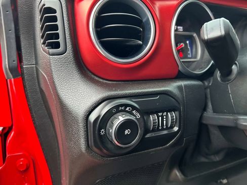 Used 2021 Jeep Wrangler Unlimited Rubicon AWD/4WD image 21