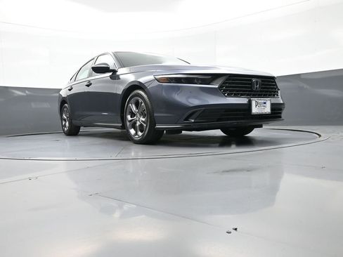 Certified 2023 Honda Accord EX image 28