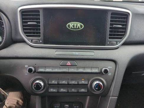 Used 2020 Kia Sportage LX image 7