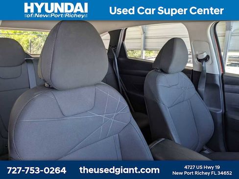 Used 2025 Hyundai Tucson SE image 6