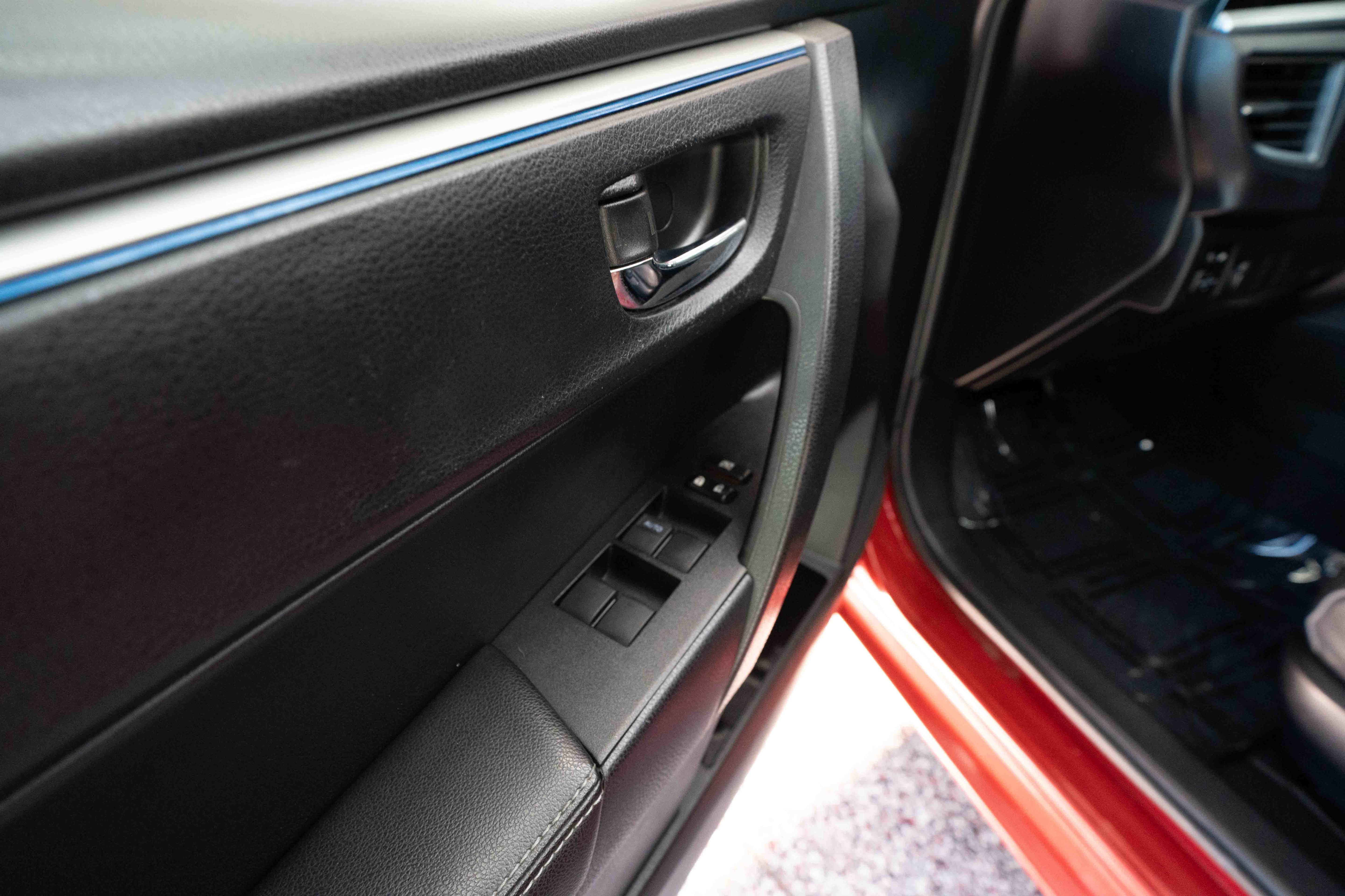 Used 2014 Toyota Corolla S FWD image 7