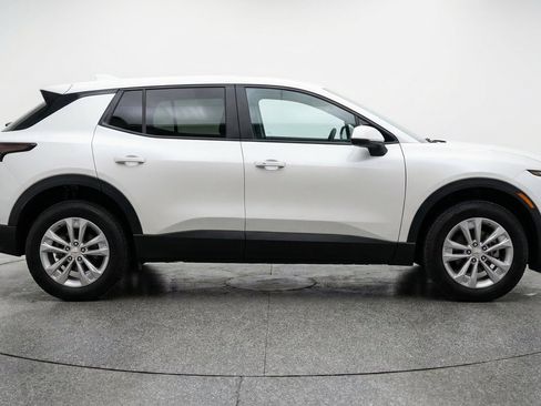 Used 2025 Chevrolet Equinox LT FWD image 11