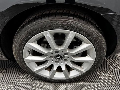 Used 2019 Mercedes-Benz SLC 300 w/ Premium Package image 32