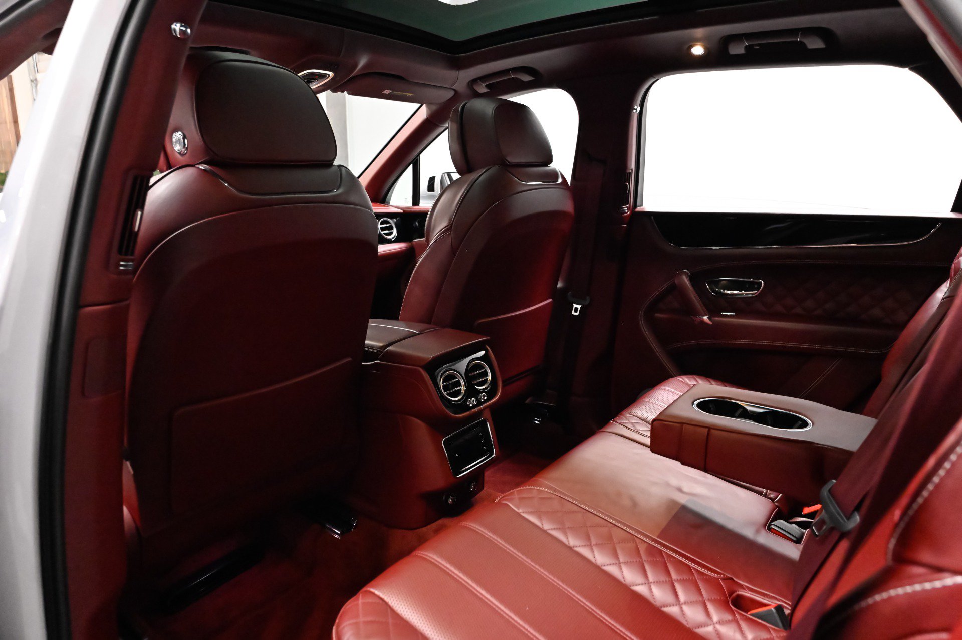 Used 2019 Bentley Bentayga AWD/4WD image 20