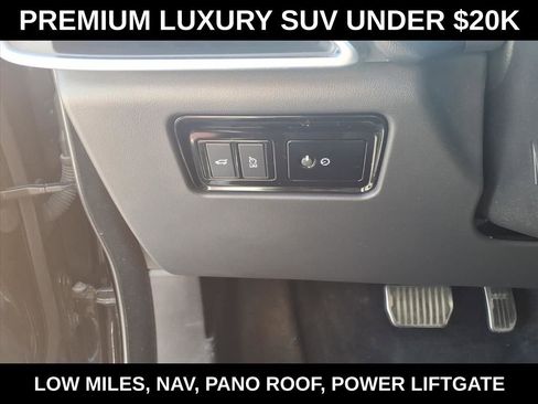 Used 2019 Jaguar F-PACE Premium AWD/4WD image 17