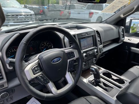 Used 2018 Ford F150 Lariat w/ Equipment Group 502A Luxury AWD/4WD image 8