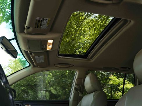 Used 2012 Toyota Highlander Limited FWD image 35
