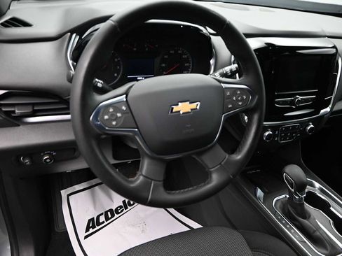 Used 2023 Chevrolet Traverse LT FWD image 13