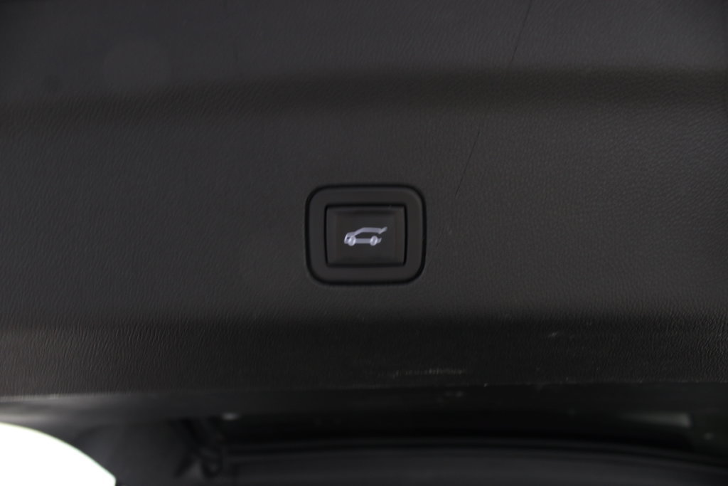 Used 2023 GMC Yukon XL AT4 w/ AT4 Premium Package AWD/4WD image 25