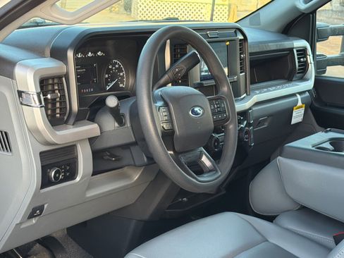 New 2025 Ford F550 4x4 Regular Cab Super Duty w/ XL Chrome Package image 13