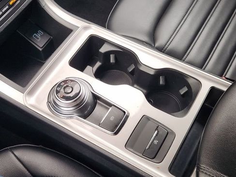 Used 2024 Ford Edge SEL image 18