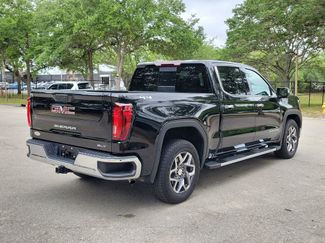 Used 2022 GMC Sierra 1500 SLT w/ SLT Convenience Package AWD/4WD video 4