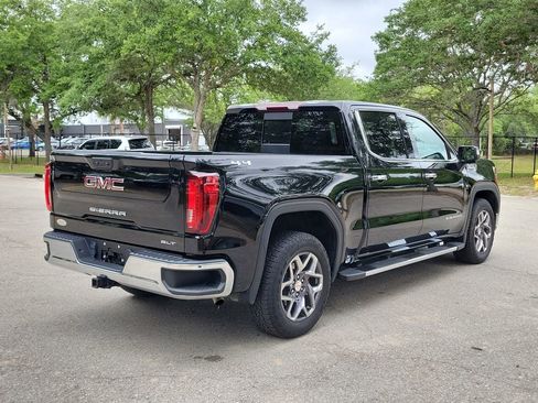 Used 2022 GMC Sierra 1500 SLT w/ SLT Convenience Package AWD/4WD image 4