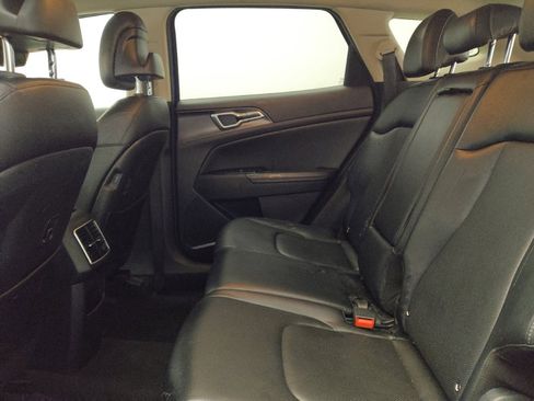 Used 2023 Kia Sportage EX image 18