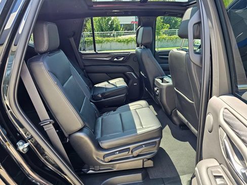 Used 2022 GMC Yukon Denali w/ Max Trailering Package AWD/4WD image 12