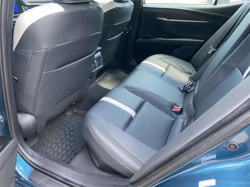 Used 2025 Toyota Camry SE w/ Convenience Package image 10