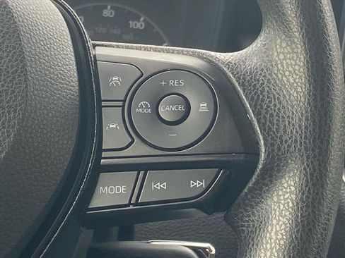 Used 2025 Toyota Corolla LE image 7