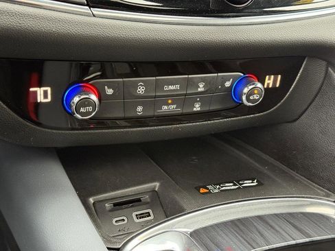 Used 2023 Buick Enclave Essence w/ Experience Buick Package image 20