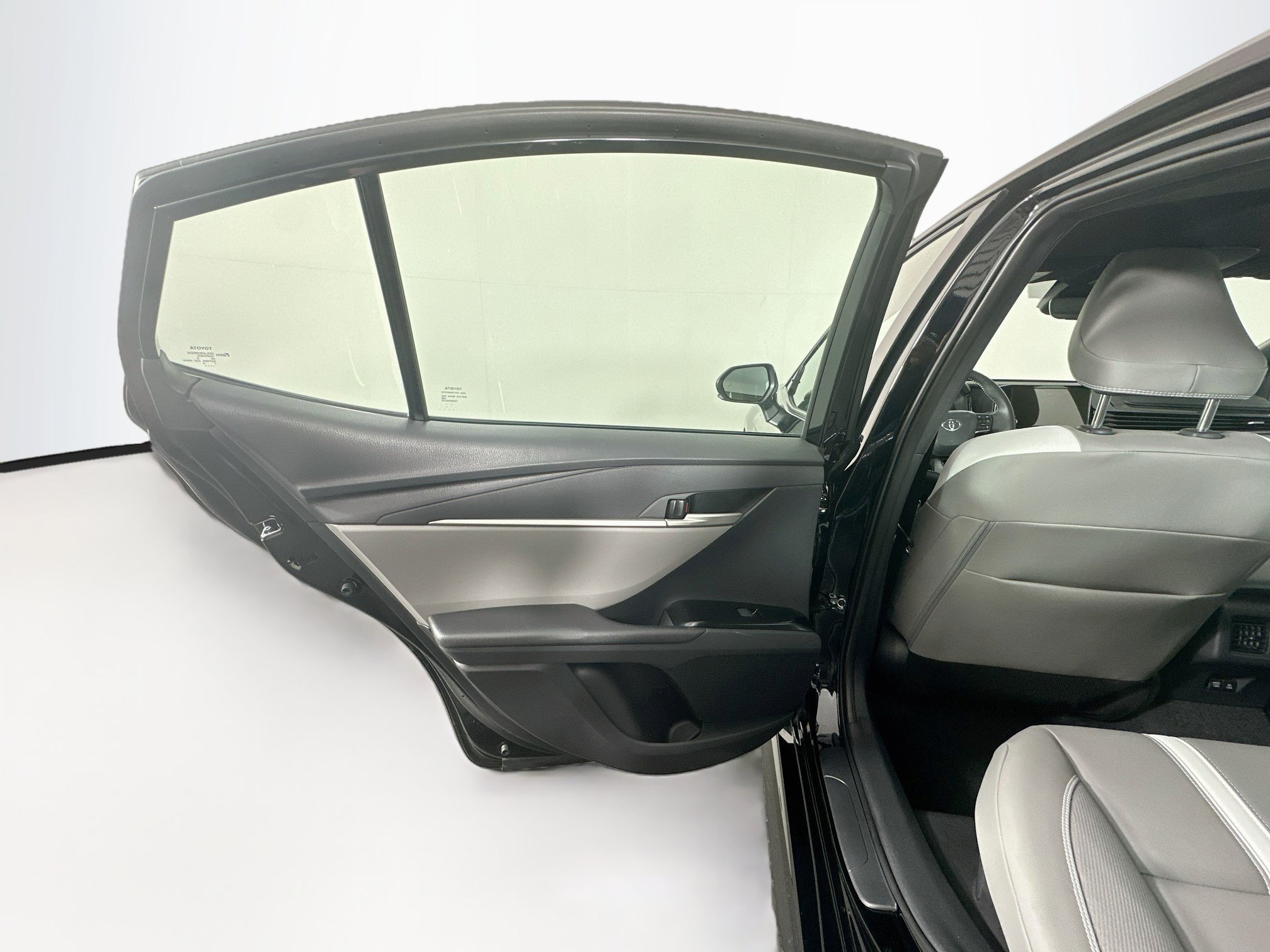 Used 2026 Toyota Camry SE w/ Convenience Package FWD image 32
