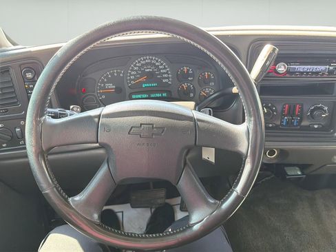 Used 2003 Chevrolet Avalanche 4x4 w/ Suspension Package, Off-Road image 16