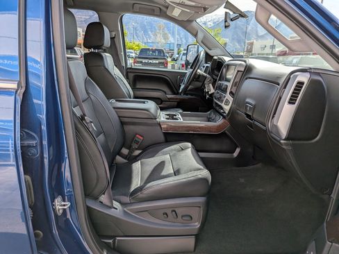 Used 2017 GMC Sierra 2500 SLT w/ Suspension Package, Off-Road image 30