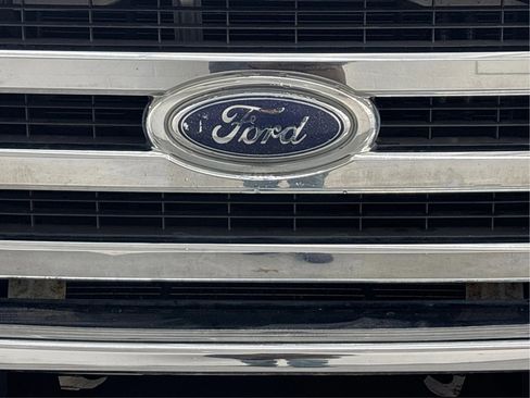 Used 2013 Ford E-250 and Econoline 250 Extended Van 3D w/ PWR Group image 35