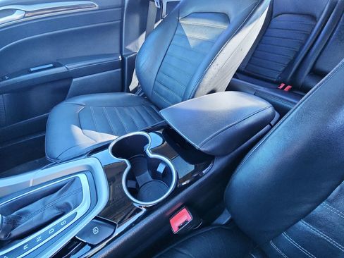 Used 2015 Ford Fusion SE w/ Equipment Group 202A image 22