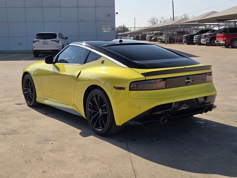 Used 2024 Nissan Z Performance w/ Floor Mat Package image 5