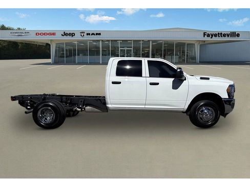 Used 2024 RAM 3500 Tradesman w/ Chrome Appearance Group image 2