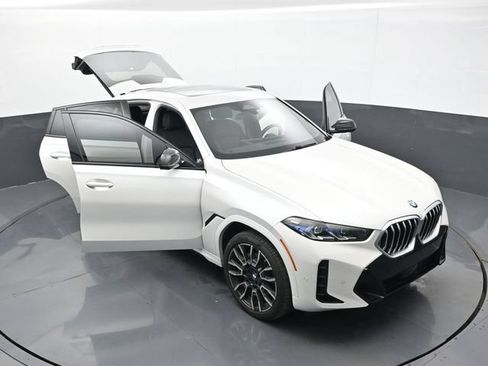 Used 2024 BMW X6 xDrive40i AWD/4WD image 28