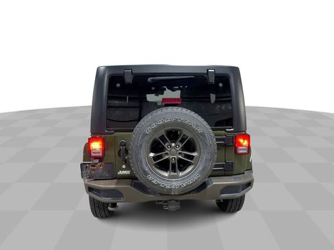 Used 2016 Jeep Wrangler Unlimited Sahara AWD/4WD image 8