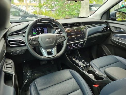 Used 2023 Chevrolet Bolt EUV Premier w/ Sun & Sound Package FWD image 10