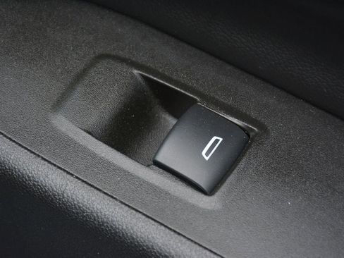 Used 2020 Chevrolet Equinox LT AWD/4WD image 23