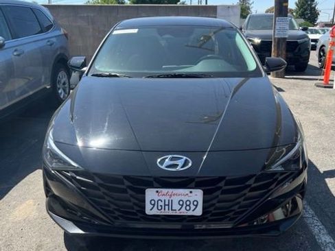 Used 2023 Hyundai Elantra SEL FWD image 4
