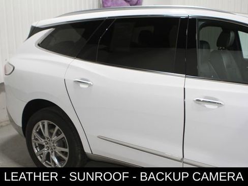 Used 2023 Buick Enclave Essence w/ Experience Buick Package FWD image 4