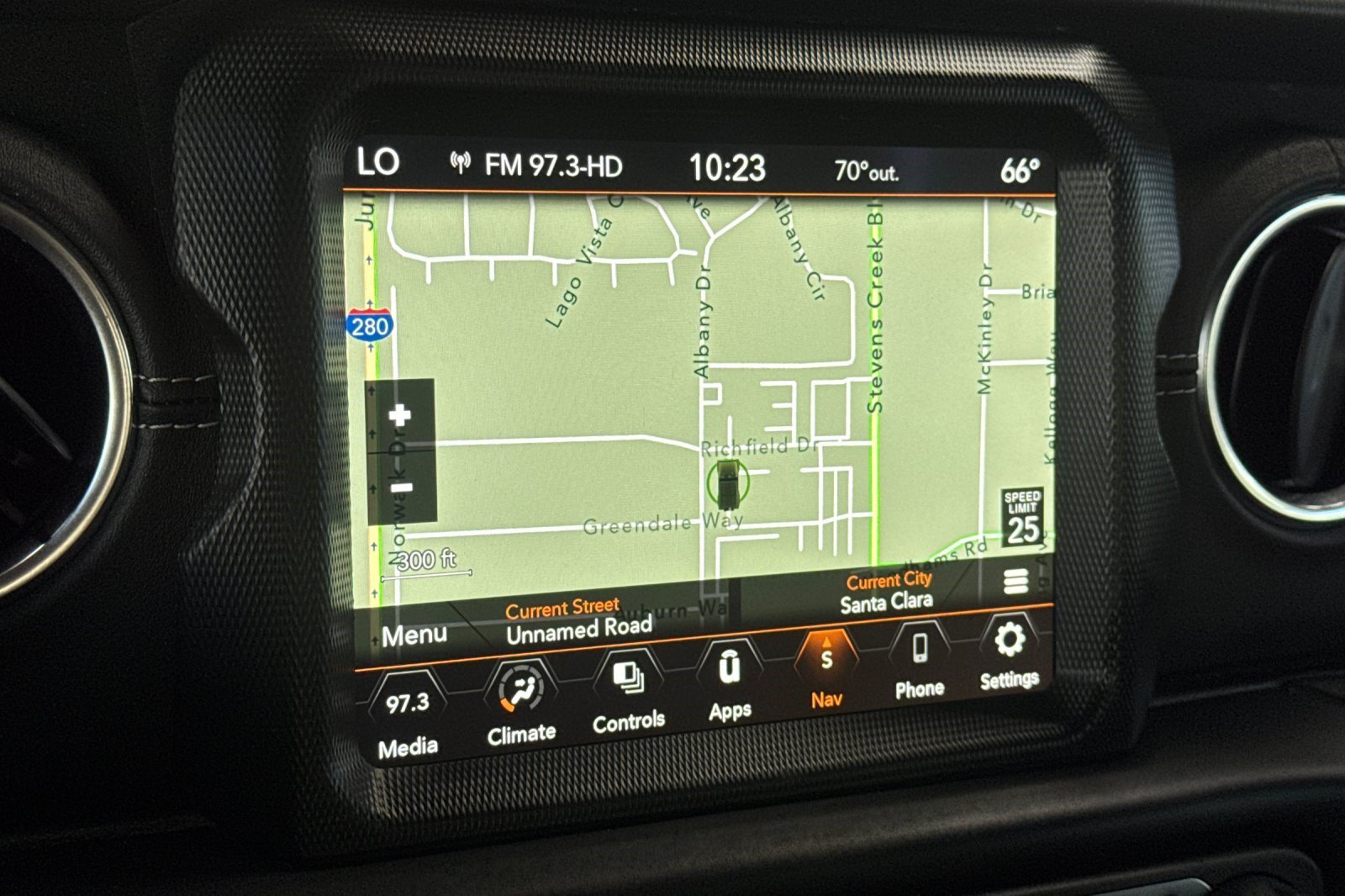 Used 2023 Jeep Wrangler Unlimited Sahara AWD/4WD image 20