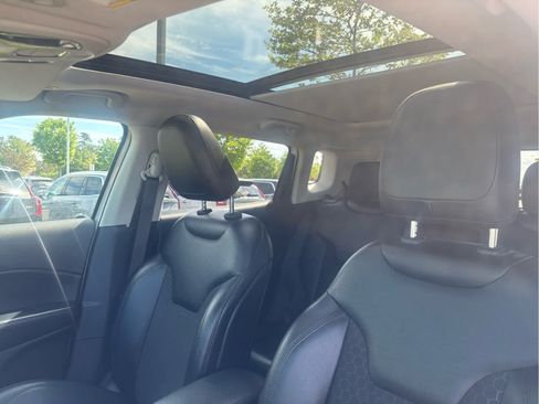 Used 2019 Jeep Compass Latitude AWD/4WD image 21