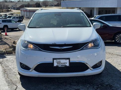 Used 2017 Chrysler Pacifica Touring-L Plus w/ Advanced Safetytec Group image 7