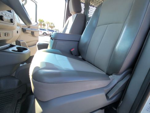 Used 2015 Nissan NV 2500 SV w/ Side & Curtain Airbag Package image 21