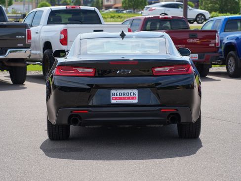 Used 2017 Chevrolet Camaro LT RWD image 4
