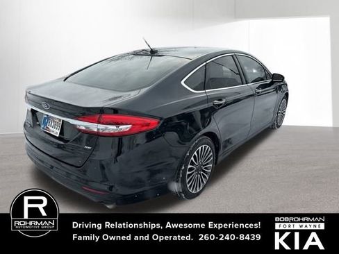 Used 2017 Ford Fusion Energi SE image 5