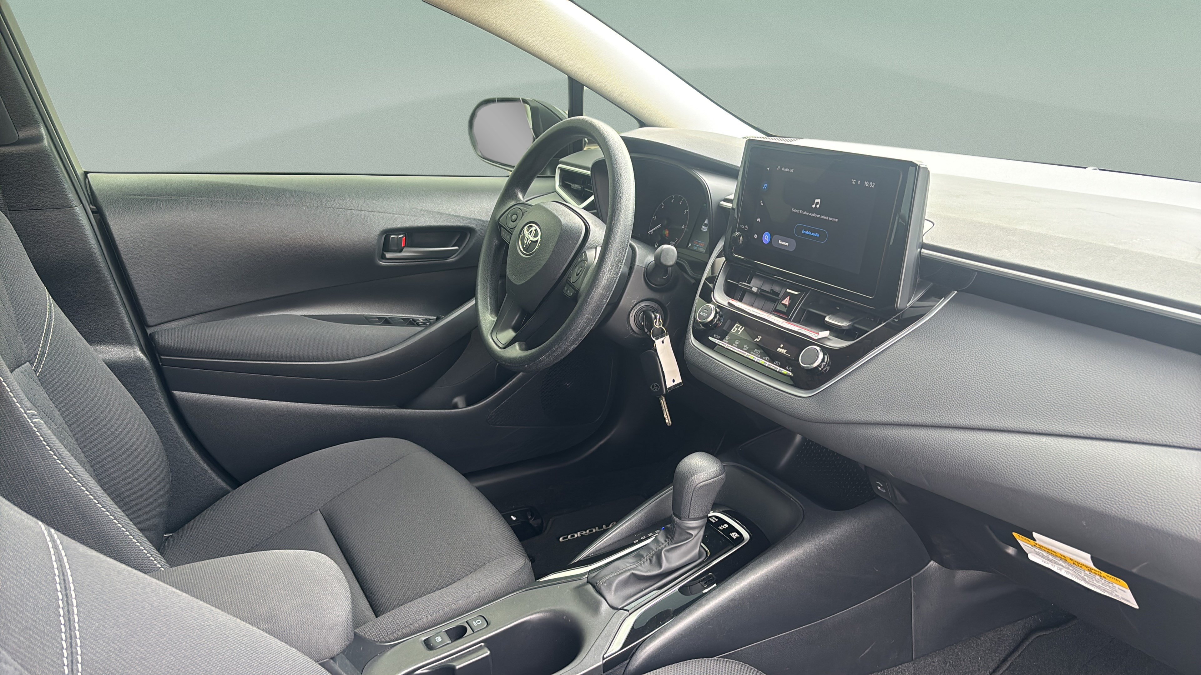 Used 2025 Toyota Corolla LE FWD image 21