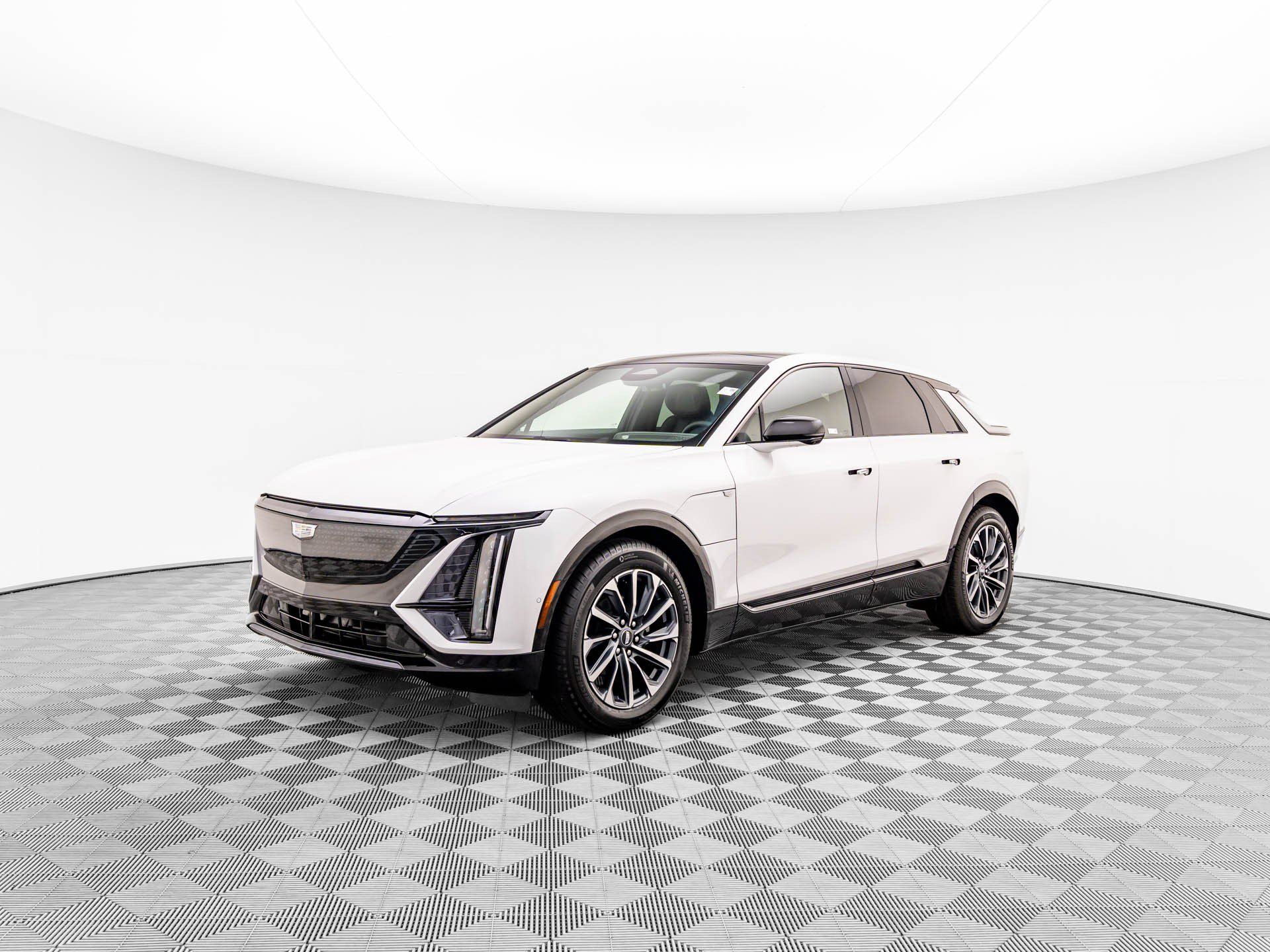Certified 2025 Cadillac Lyriq Sport AWD/4WD image 3