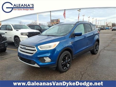 Used 2019 Ford Escape SEL image 1