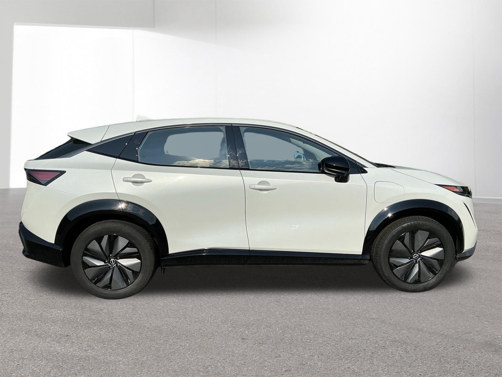 Used 2024 Nissan Ariya AWD image 12