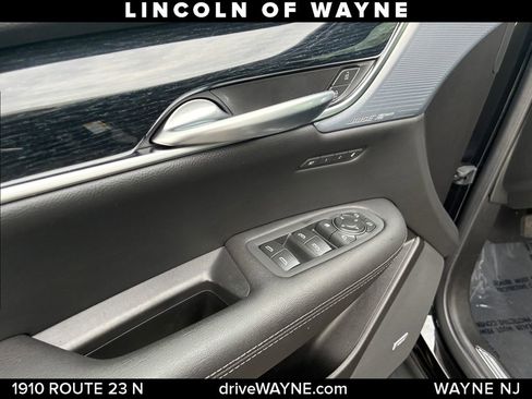Used 2025 Cadillac XT5 Premium Luxury w/ Technology Package AWD/4WD image 13