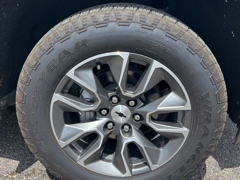 Used 2025 Chevrolet Silverado 1500 RST w/ Texas Edition Plus image 3